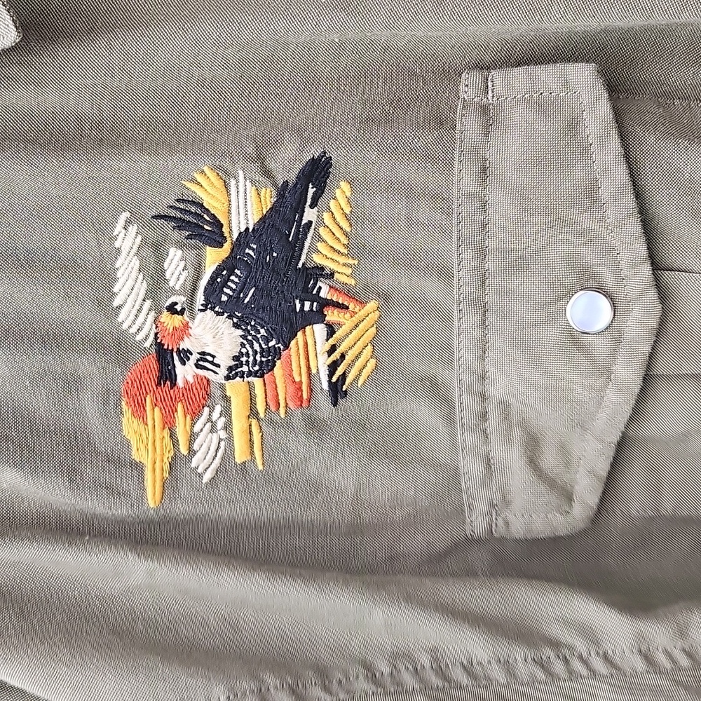 Howler Bros. Gaucho vented quick dry Khaki pearl snapshirt Embroidered Eagles XL - Picture 3 of 11